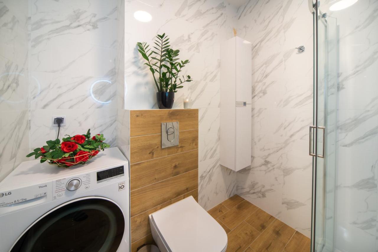 Maya'S Flats & Resorts 49 - Spacious 3 Rooms Apartment In Szafarnia Gdansk Exterior photo